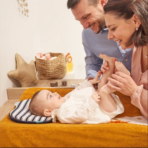 Babymoov Lovenest Organic Baby Head Support Pillow - Picture 1 of 6